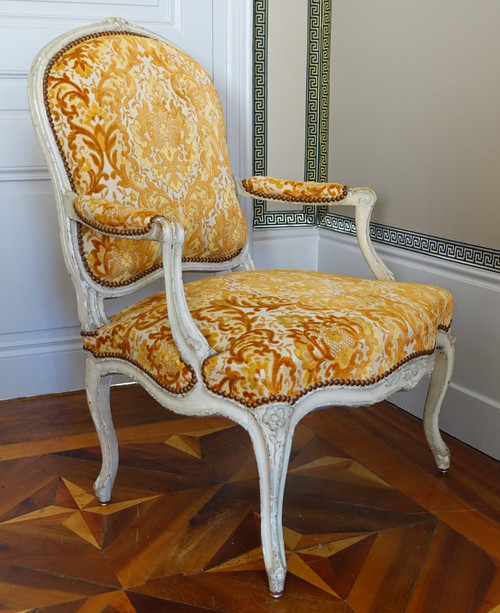 Fauteuil à la Reine d'époque Louis XV, velours frappé