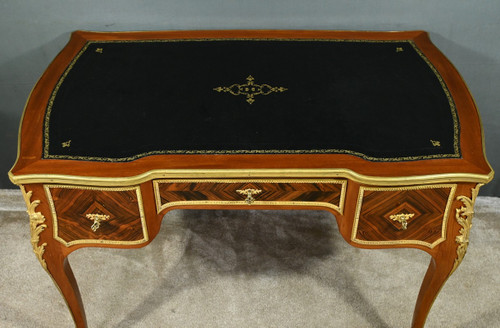 Mahogany and Rosewood Small Middle Desk, Louis XV style, Napoleon III period - Mid-19th century