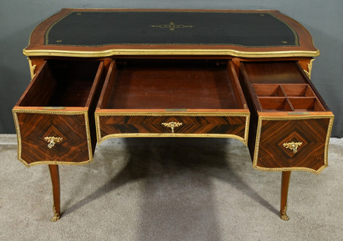 Mahogany and Rosewood Small Middle Desk, Louis XV style, Napoleon III period - Mid-19th century