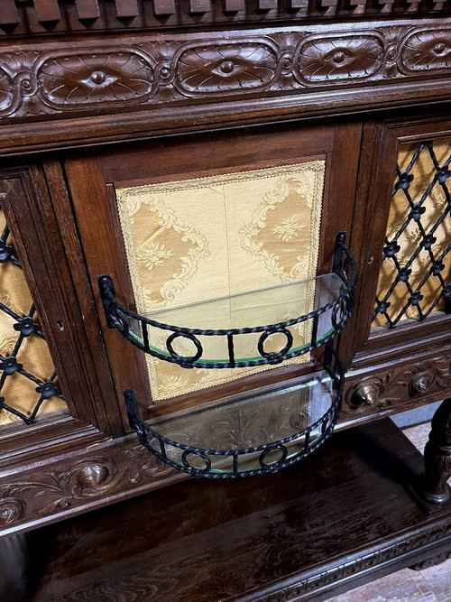 Renaissance-style sideboard in walnut and oak circa 1850