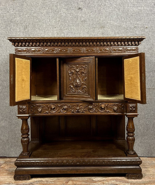 Renaissance-style sideboard in walnut and oak circa 1850