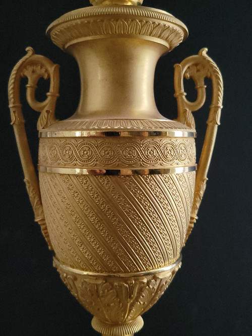 Paire de vases ou cassolettes en bronze doré d'époque empire