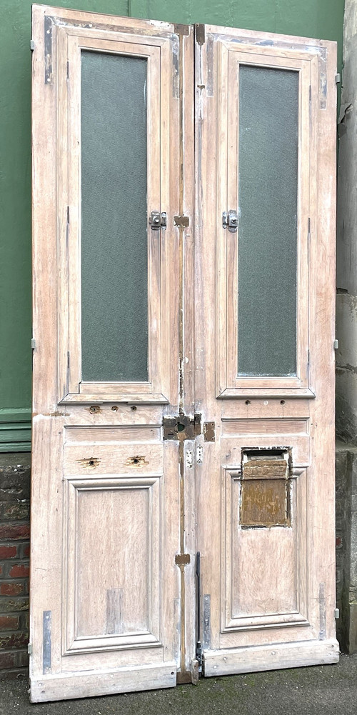 Paire de portes d’entrée en chêne provenant d’une maison bourgeoise