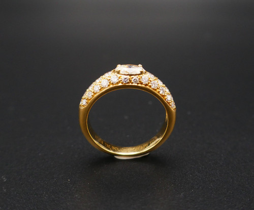 Boucheron Axelle Ring Diamonds, 18 Carat Yellow Gold.