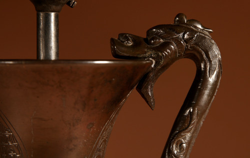 Impressive Japanese bronze table lamp from the Meiji period 1868-1912