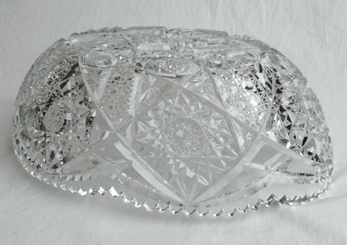 Large bowl or jardinière in richly cut Baccarat crystal