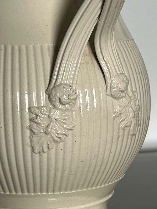 White pot in fine Douai earthenware, late 18th century