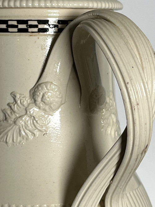 White pot in fine Douai earthenware, late 18th century