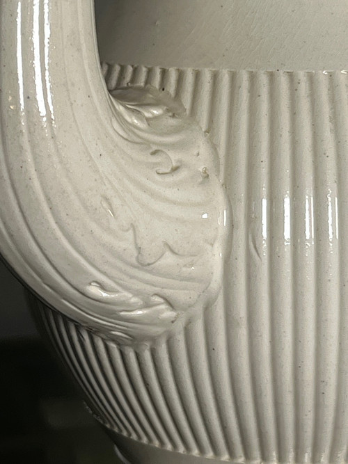 White pot in fine Douai earthenware, late 18th century