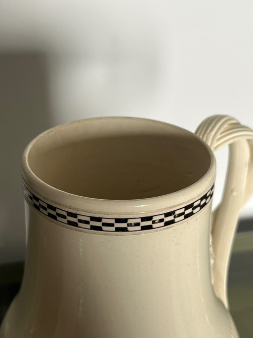 White pot in fine Douai earthenware, late 18th century