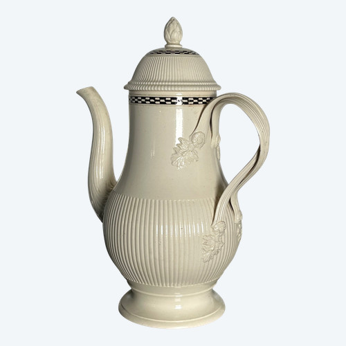 White pot in fine Douai earthenware, late 18th century