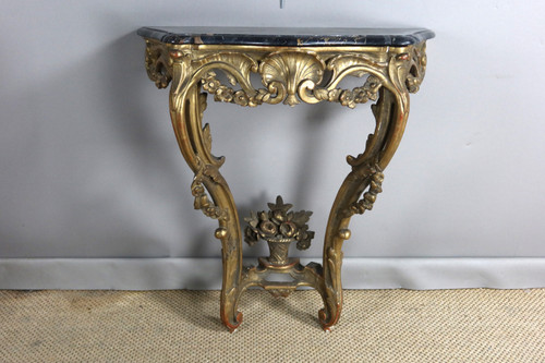 Gilded wood console from the 18th century