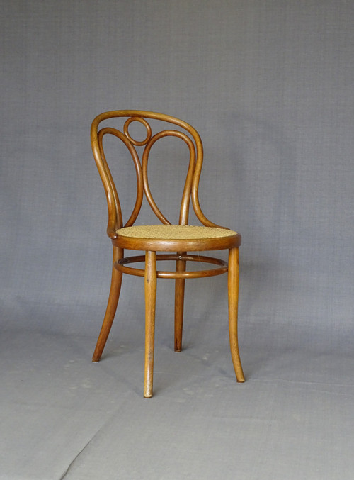 Chaise Thonet N°19 dans la" façon chêne" - cannée -1890 (deux disponibles)