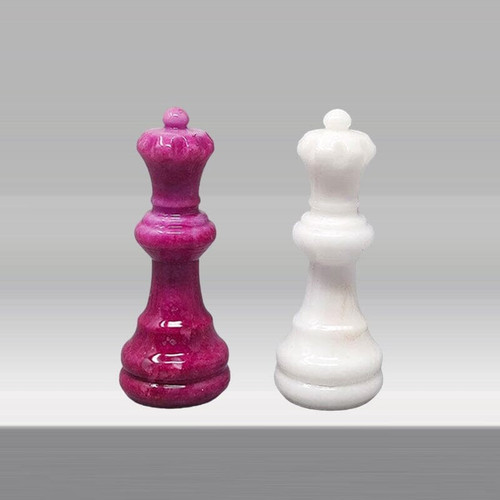 1970s Stunning Pink and White Chess Set in Volterra Alabaster Handmade Made in Italy (Jeu d'échecs rose et blanc en albâtre de Volterra fait à la main)