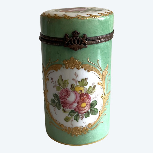 Petite boîte en porcelaine décorée main, 