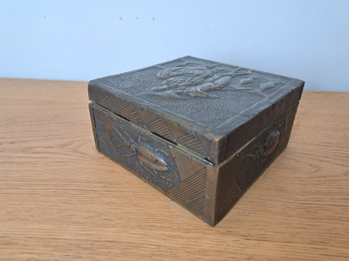 Arlequin Et Colombine , Repoussé Brass Box , Art Nouveau , Early XX°.