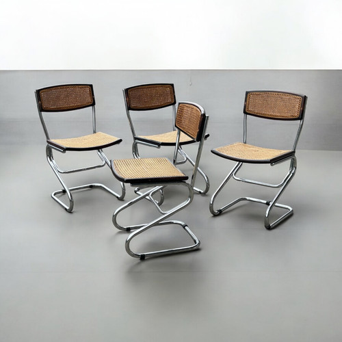 Suite De Quatre Chaises Tubulaires Vintage Italie Style Bauhaus Marcel Breuer Vers 1970