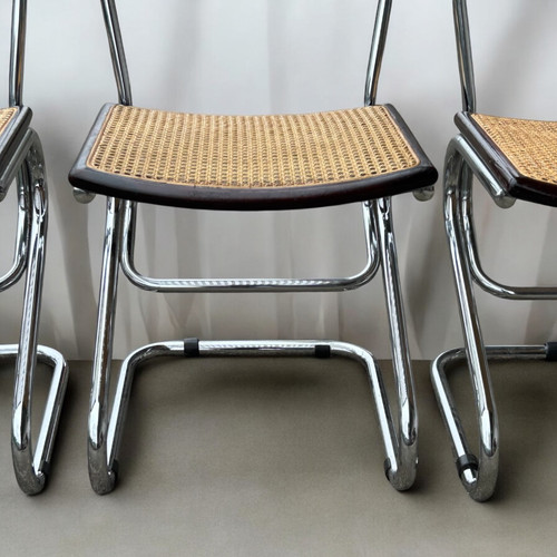 Suite De Quatre Chaises Tubulaires Vintage Italie Style Bauhaus Marcel Breuer Vers 1970