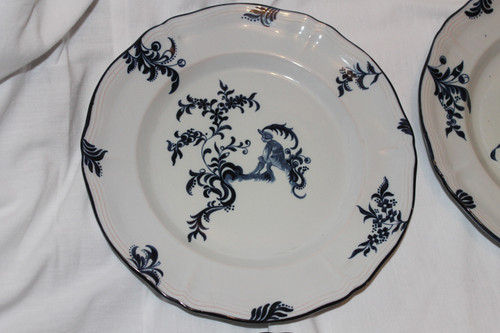 10 assiettes en faïence signées d'Emile Gallé service chasseurs et chasseresses en bleu 19ème