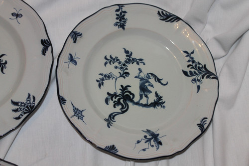 10 assiettes en faïence signées d'Emile Gallé service chasseurs et chasseresses en bleu 19ème