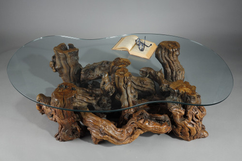 COFFEE TABLE MADE OF TREE ROOTS WITH BEAN-SHAPED GLASS TOP