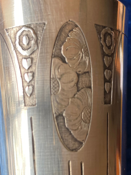 Art Deco tumbler.