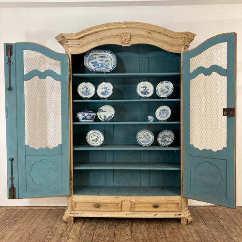 Display cabinet, XVIII century bookcase