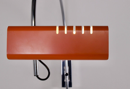 “Arc” wall light, movable arm