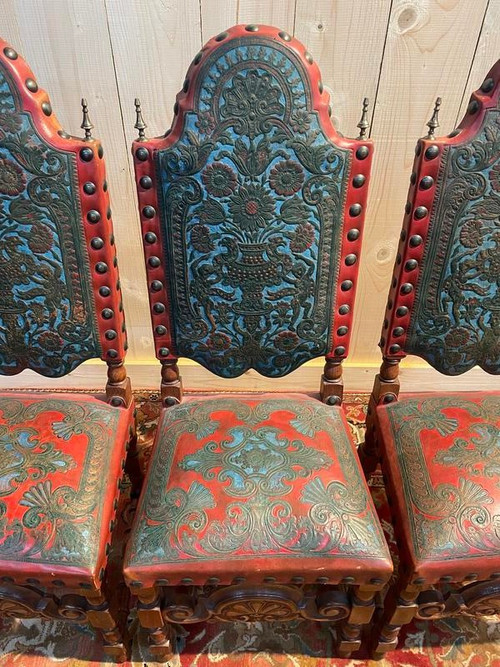 Suite de 4 chaises Louis XIII