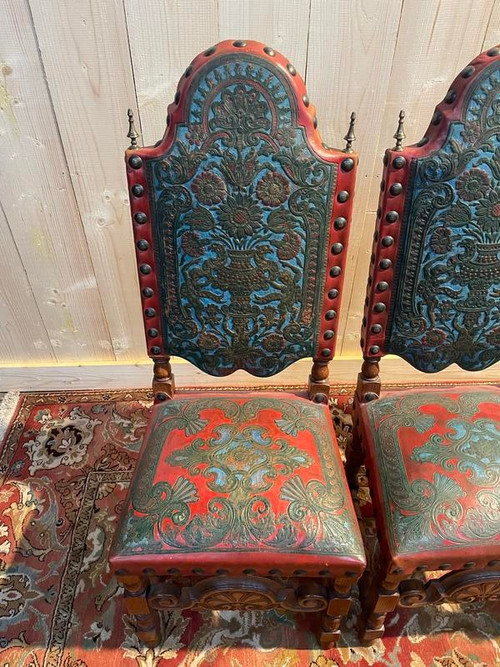 Suite de 4 chaises Louis XIII