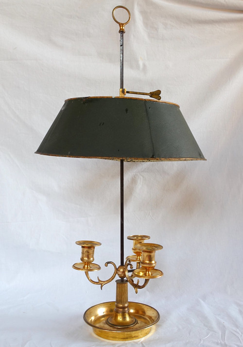 Louis XVI style bouillotte lamp in chiseled and gilded bronze, early 19th century