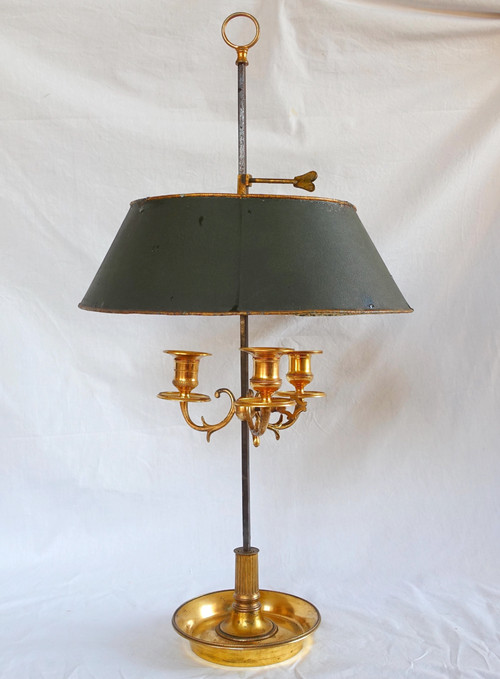 Louis XVI style bouillotte lamp in chiseled and gilded bronze, early 19th century