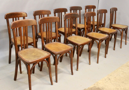 Suite De 12 Chaises De Bistrot De Style Baumann