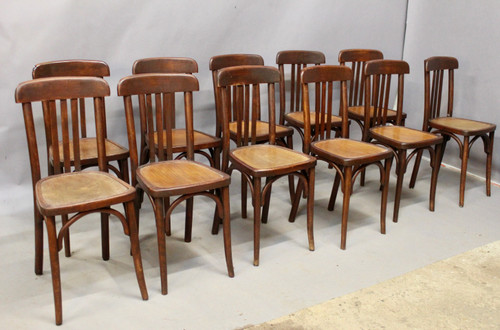 Suite De 12 Chaises De Bistrot De Style Baumann