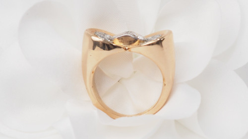 1940s knot ring in rose gold and diamonds