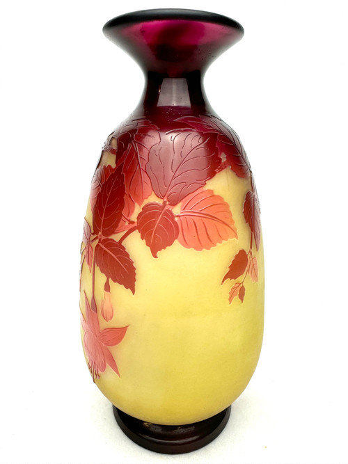 Gallé - Mit Fuchsien verzierte Vase 