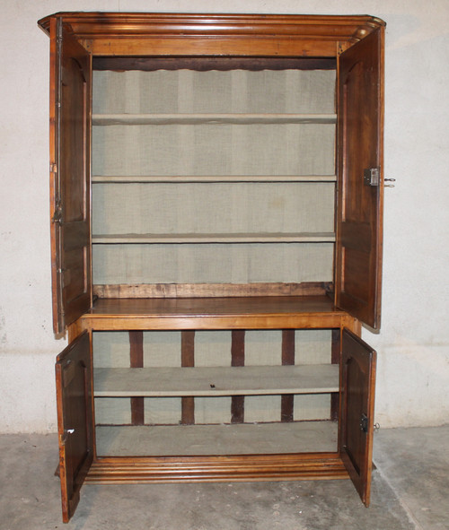 Two-part sideboard in fruitwood paneling, Louis XIV period, early 18th century. Origin: Ile de France.