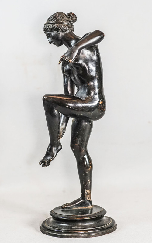 Statuette, VENUS IM BAD, Bronze