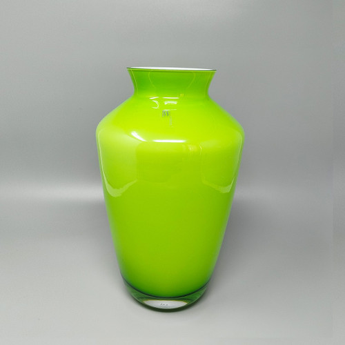 Magnifique vase vert des années 1970 par Ind. Vetraria Valdarnese. Fabriqué en Italie