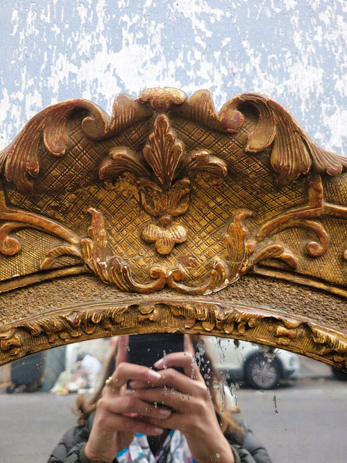 Large Oval Mirror in Carved and Gilded Oak, Louis XVI Period, 18th Century