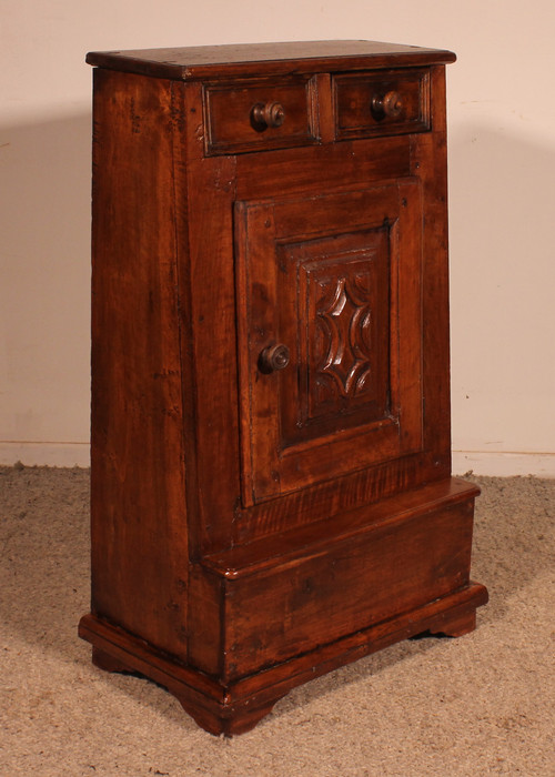 Italian Oratory In Walnut - 17th Century