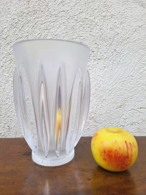 Lalique France, Courchevel Vase, 20th Century