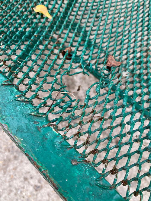 Large Banc De Jardin XIXème En Fer Forgé Et Maille Métallique Tressée