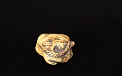 Netsuke aus Hirschhorn vom Reisfeldbüffel