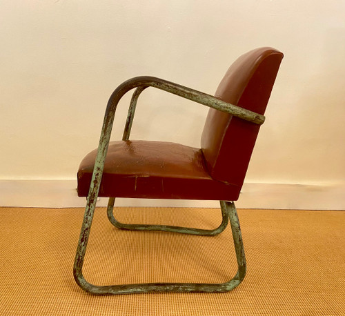 Paire de fauteuils modernistes dans le goût de Marcel Breuer.