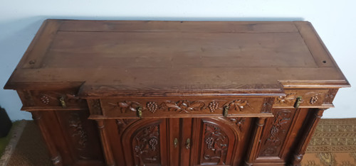 Carved oak sideboard with grapevine decoration Art Nouveau period