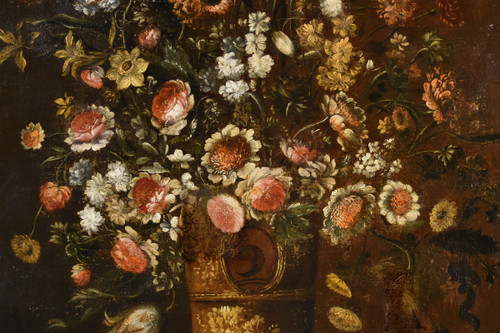 Andrea Scacciati (Florence 1642-1710), Composition De Fleurs Dans Un Vase En Relief (2 De 3)