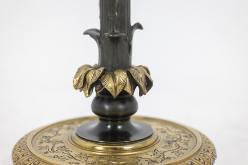 Stehlampe im Stil der Restauration aus Bronze mit zwei Patinierungen. Circa 1900. LS6115817Y