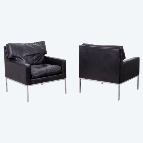 Pair of armchairs in black leather and chromed metal. 1970s. LS61441453J