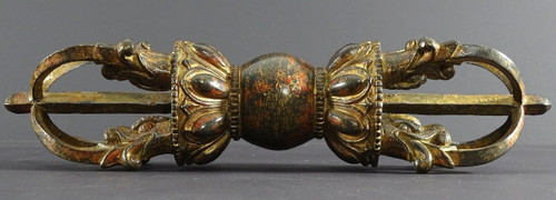 Tibet, Ende des 19. Jahrhunderts, Wichtiger Lama Vajra Aus Bronze Lackiert Und Vergoldet.